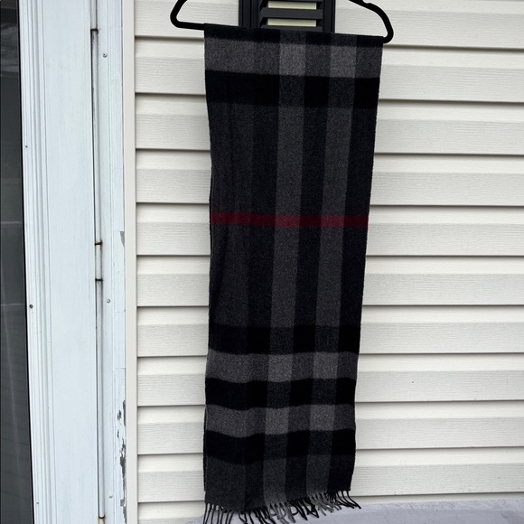 Burberry London England Black Gray Red Check 100% Cashmere Scotland Scarf - Picture 2 of 11